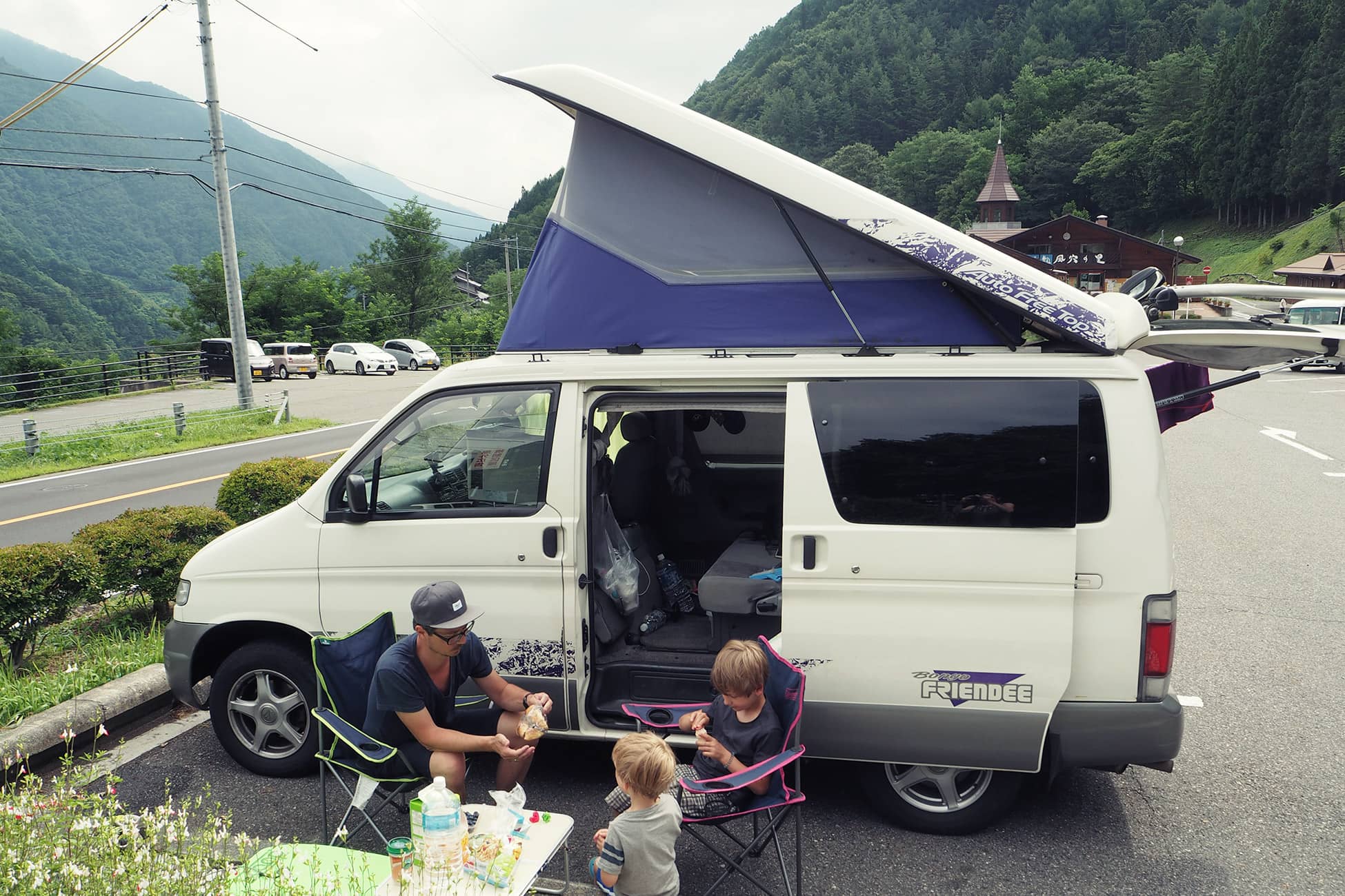 Roadtrip durch Japan im Campervan mit Kind