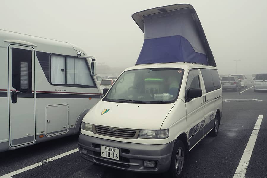 Fuji Japan Roadtrip Campervan mit Familie