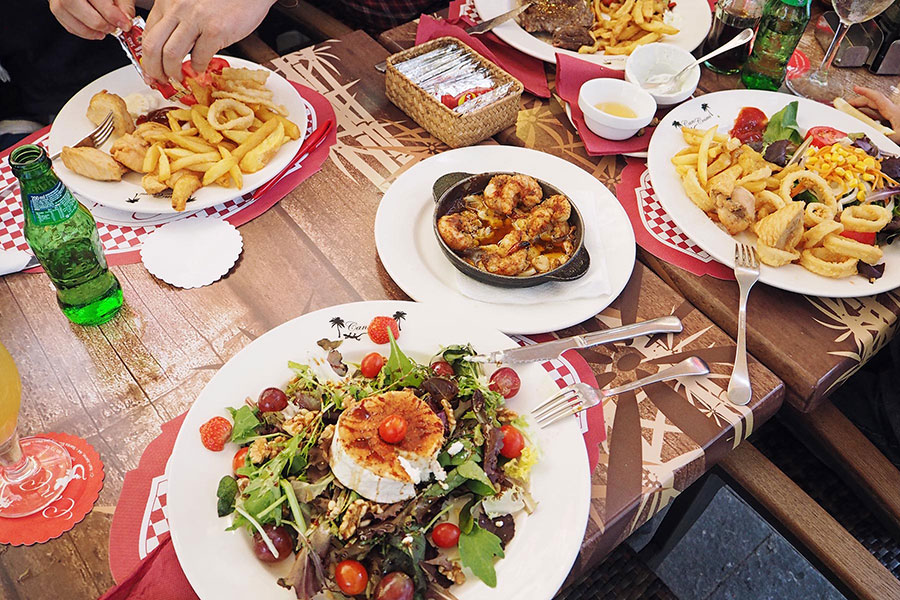 Lecker essen im Restaurant Can Cosmi, Santa Eulalia