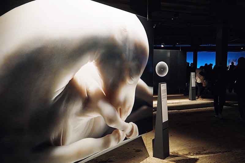 Gasometer mit Kindern