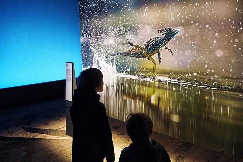 Gasometer mit Kindern