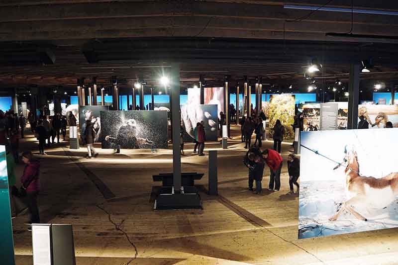 Gasometer mit Kindern