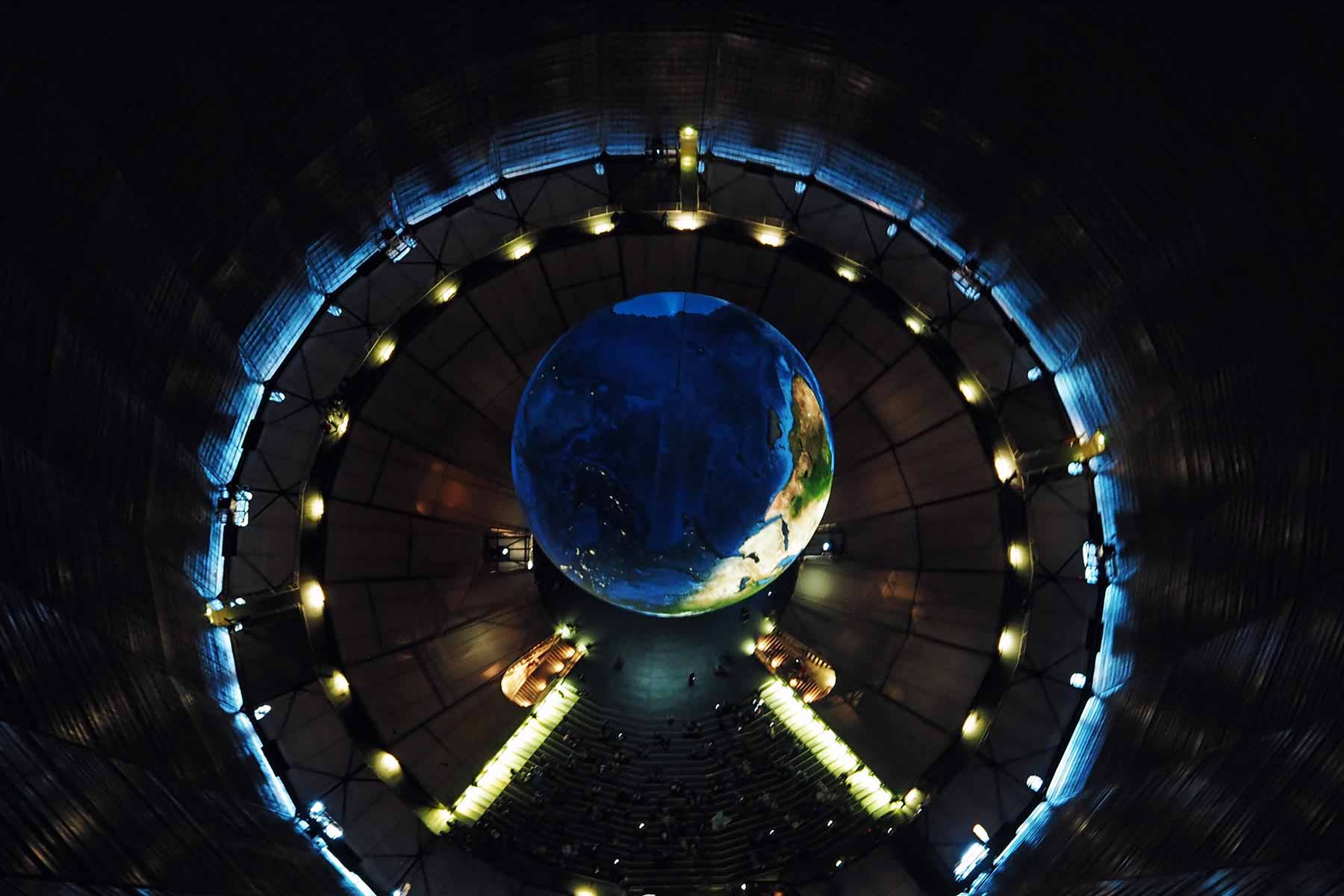 Gasometer mit Kindern