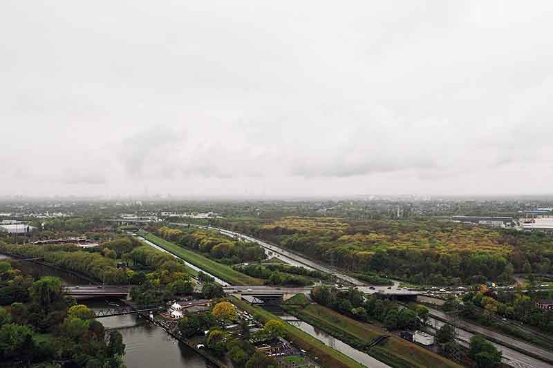 Gasometer mit Kindern