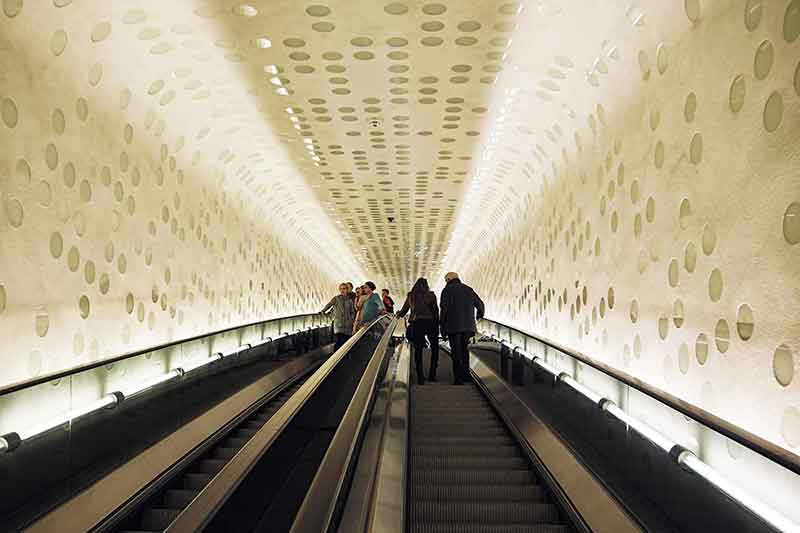 Rolltreppe zur Plaza