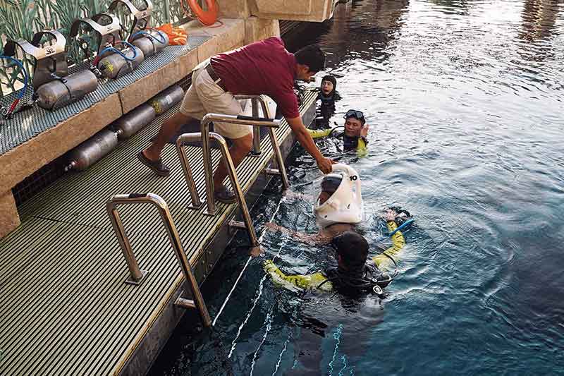 Shark Safari im Aquaventure Wasserpark in Dubai