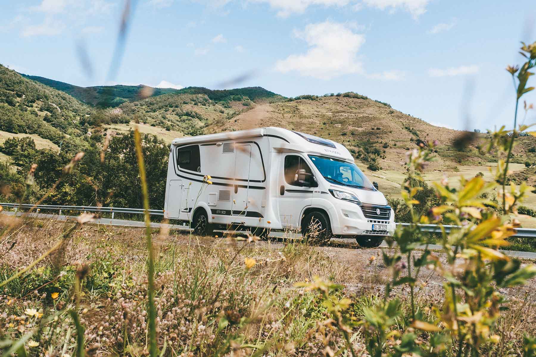 Wohnmobil Etrusco T6900 DB