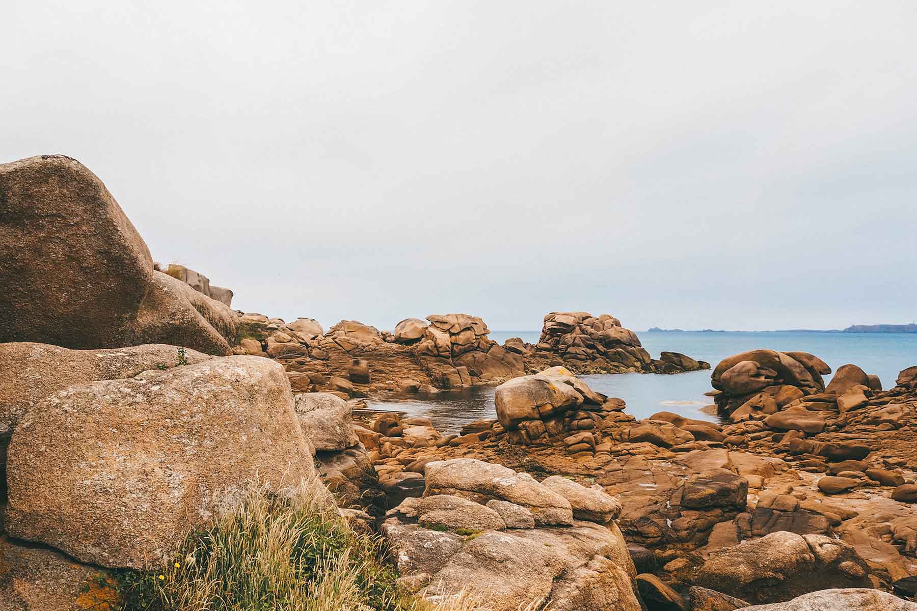 Rosa Granitküste und Zöllnerpfad in der Bretagne