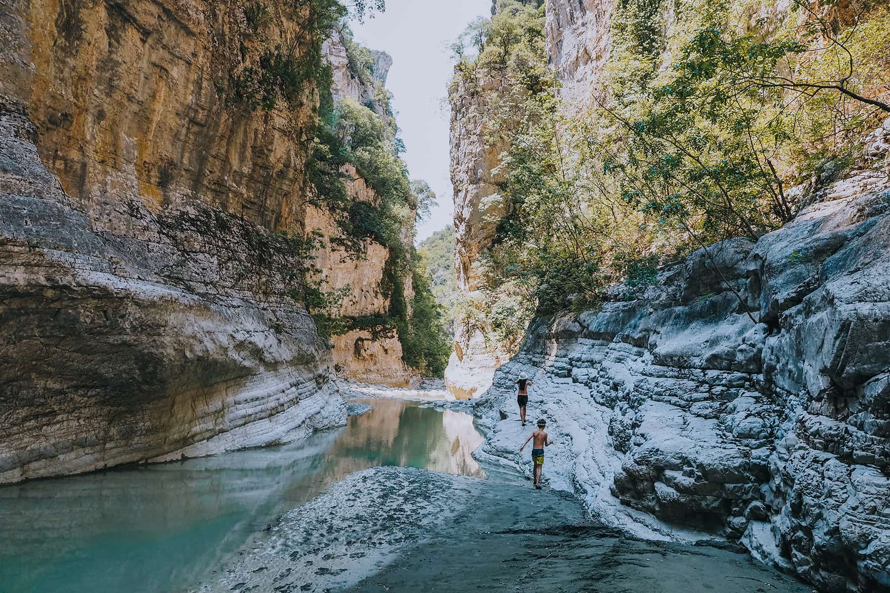 Im Lëngarica Canyon in Albanien