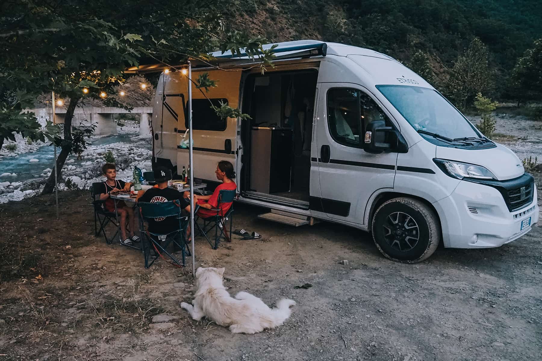 Campervan in Benja in Albanien