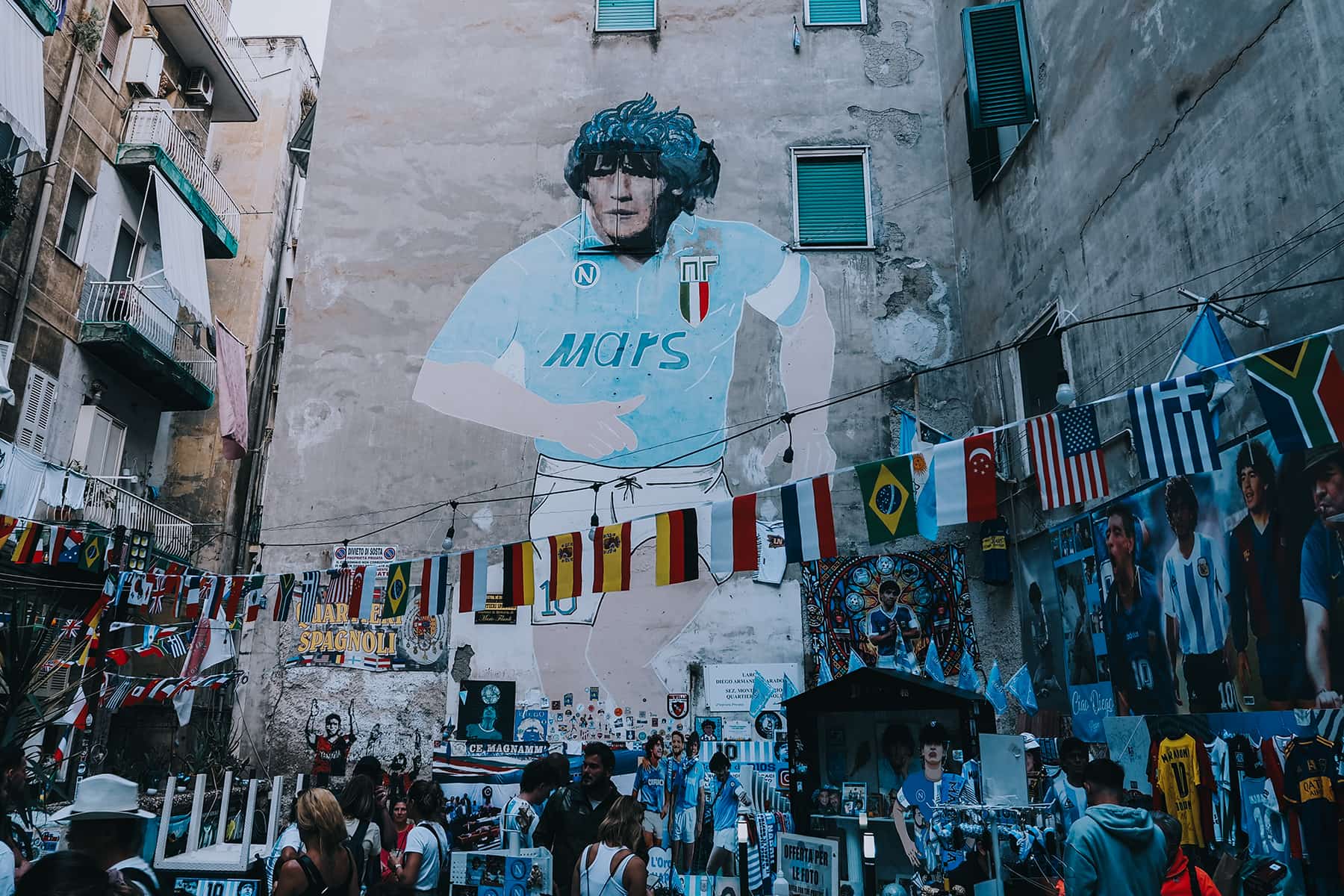 Diego Armando Maradona an der Hauswand