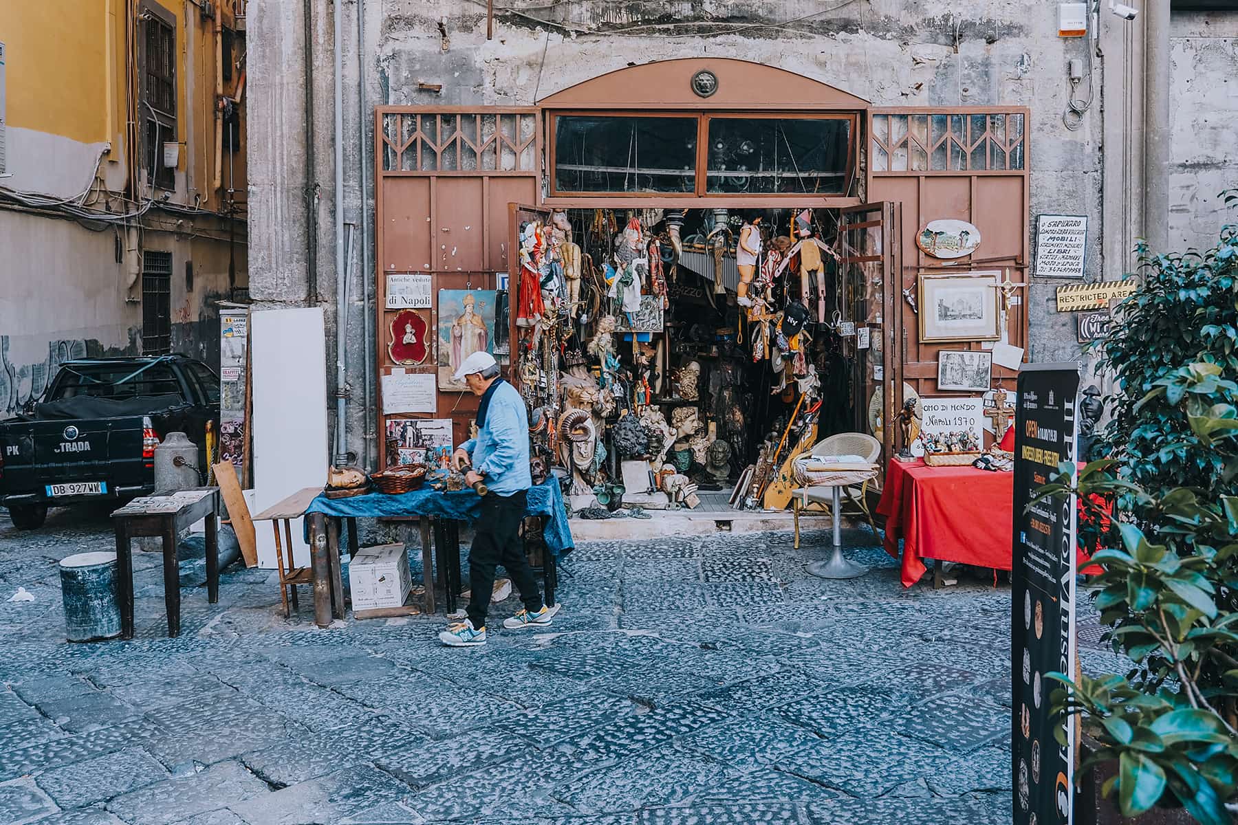 Geschäft auf der Via dei Tribunali