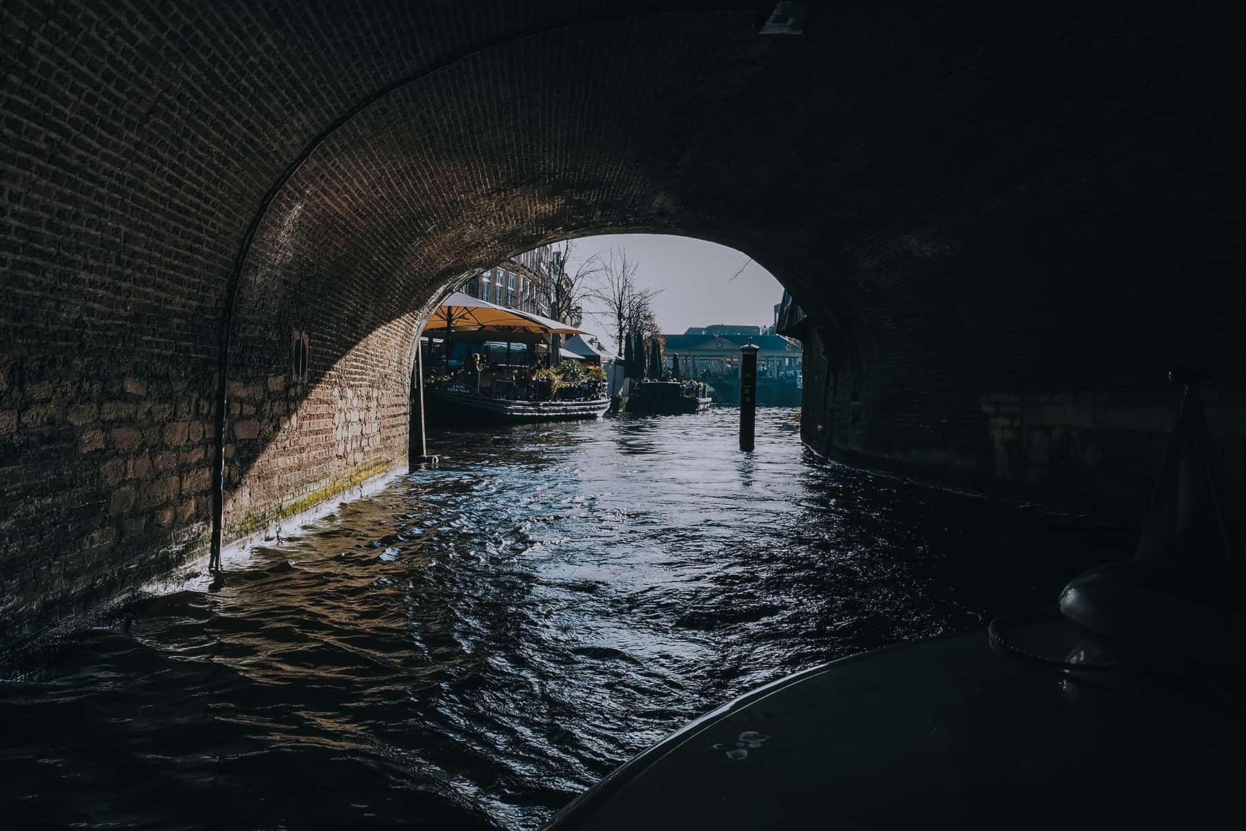 Grachtenfahrt in Leiden