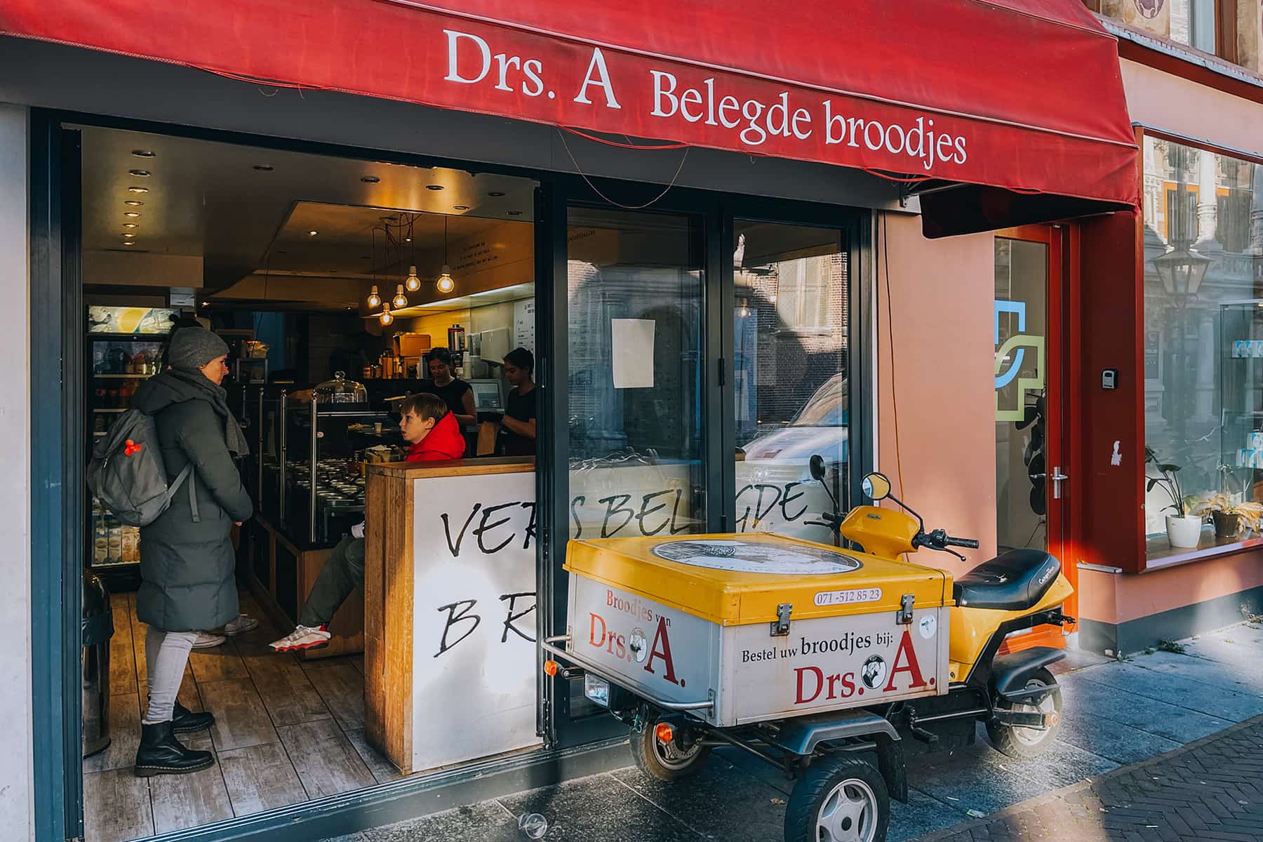 Frische Broodjes bei Drs. A in Leiden