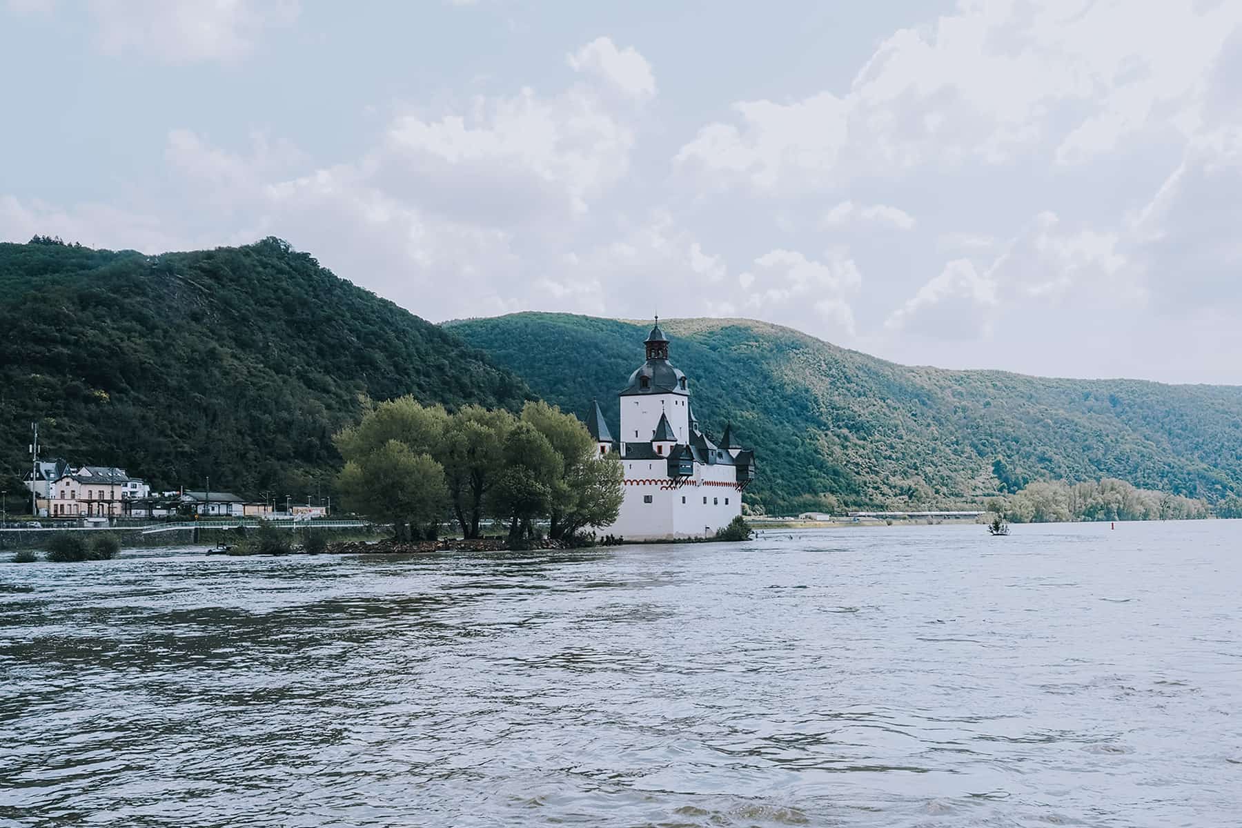 Rheinfähre nach Kaub Pfalzgrafenstein
