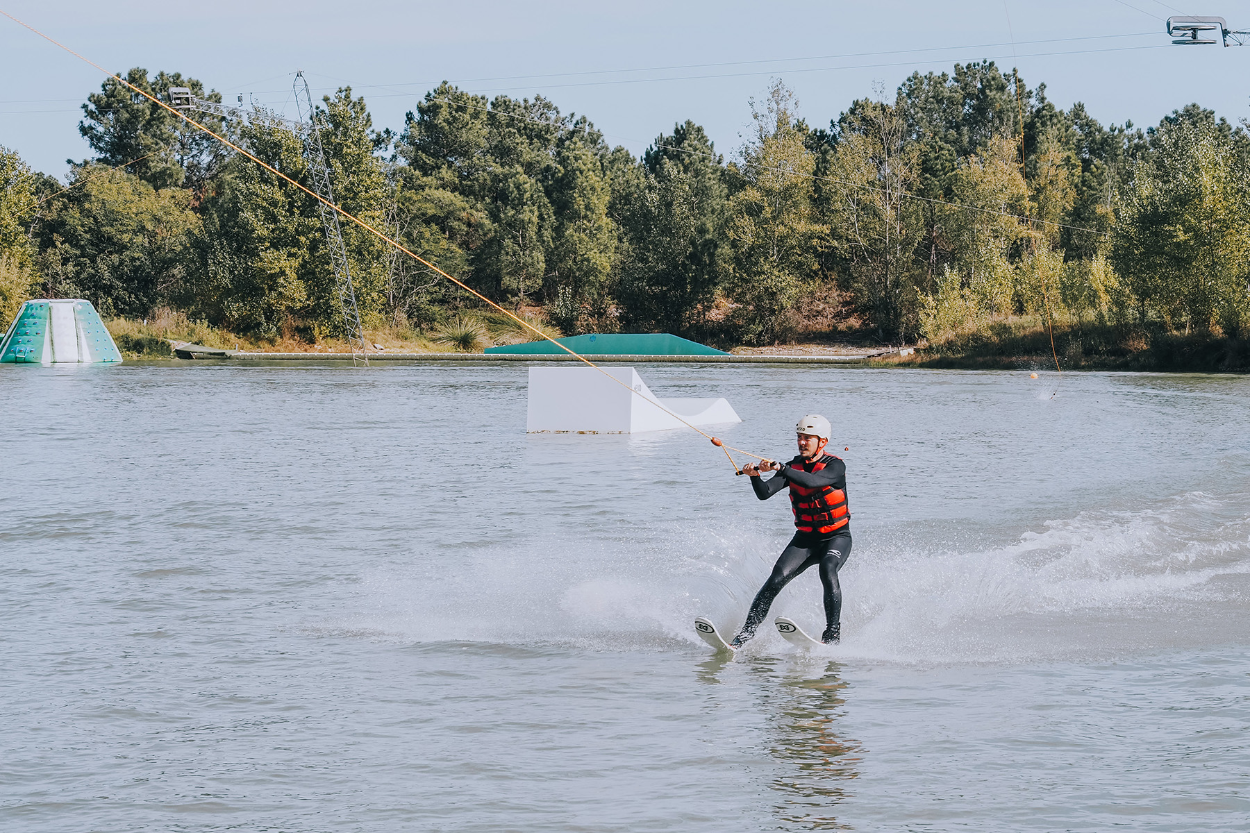 Wasserski und Wakeboard in Avensan in Frankreich