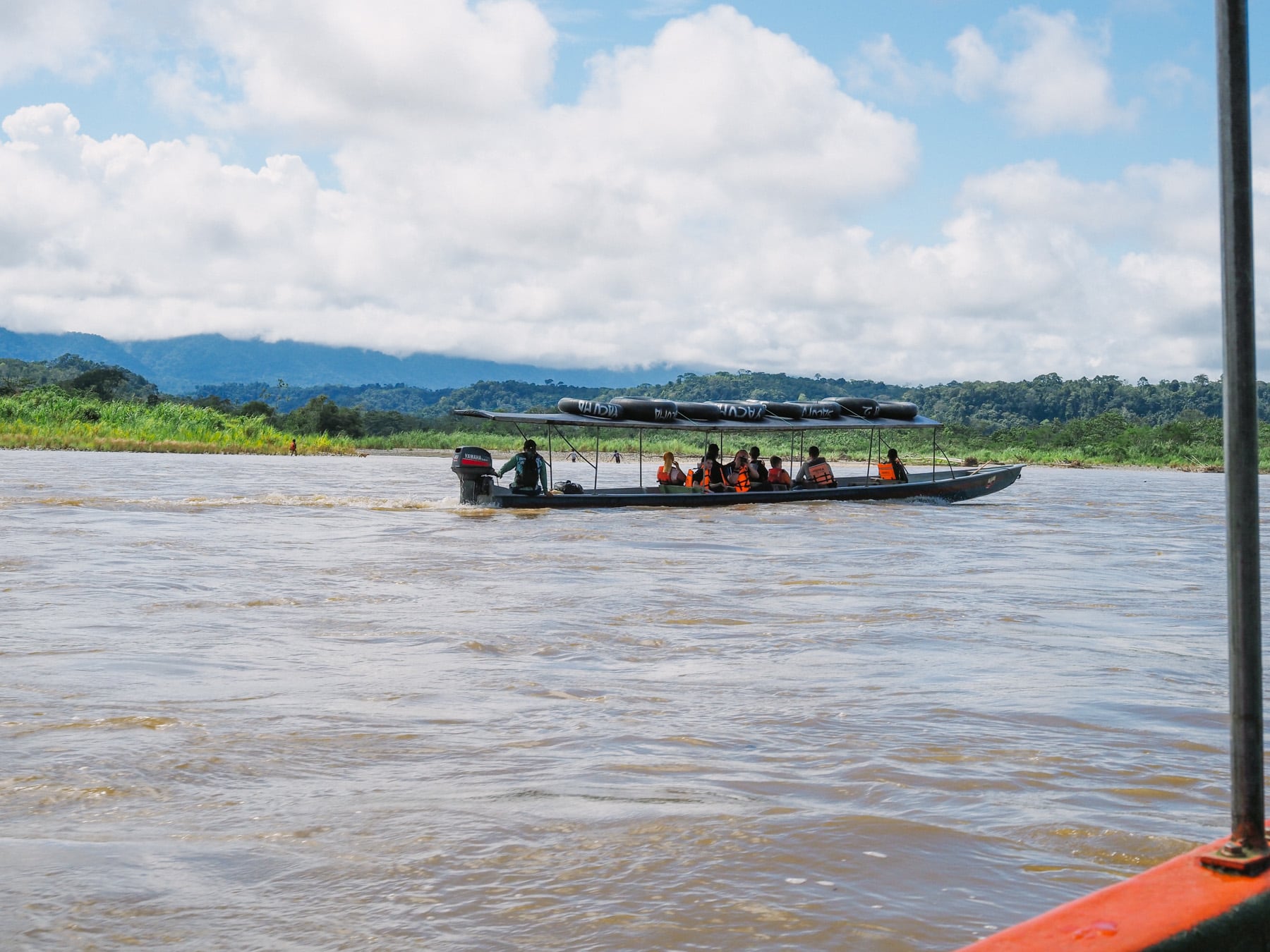Amazonasgebiet in Ecuador mit dem Boot erkunden