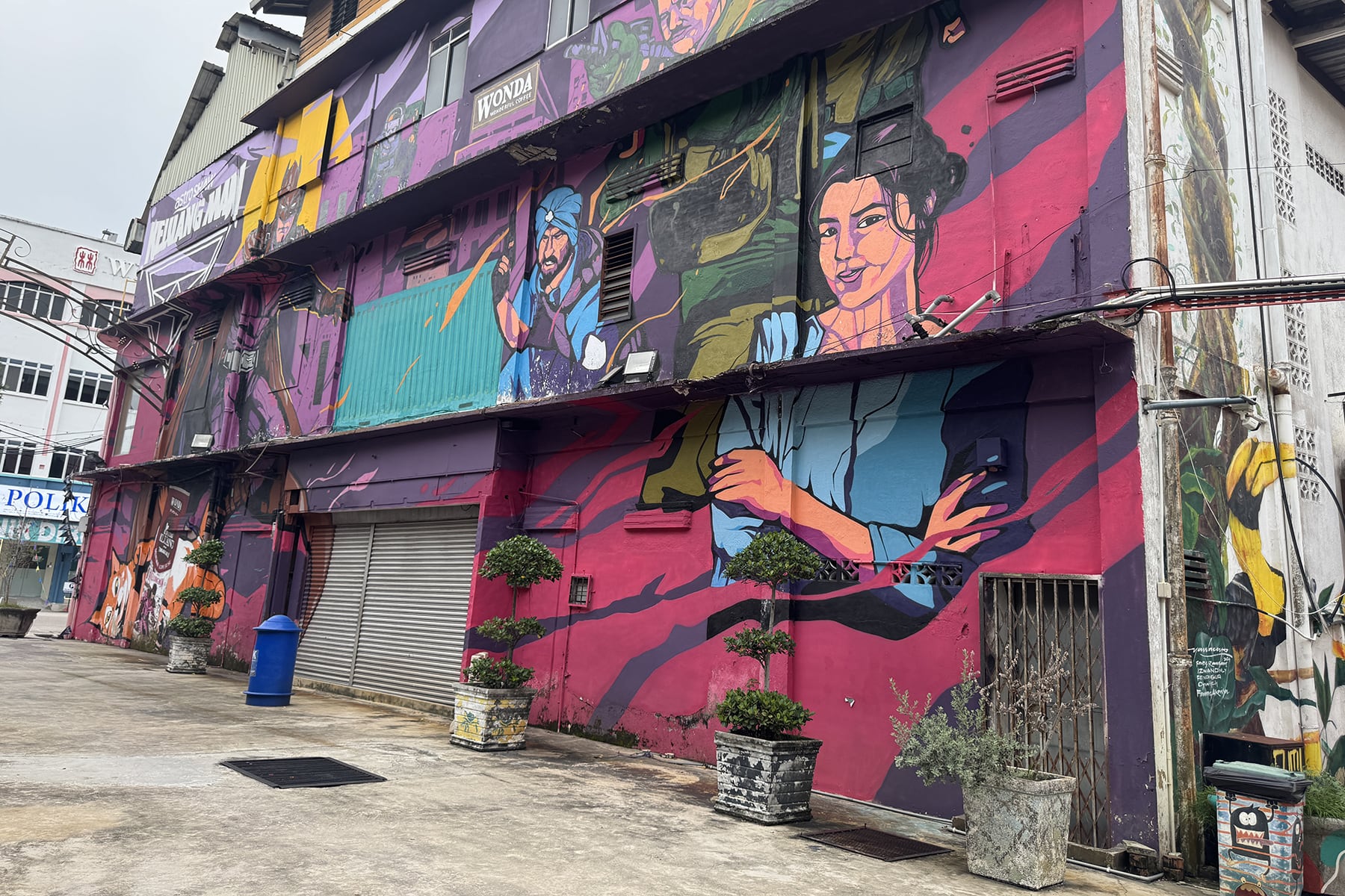 Kluang mit Kindern in Malaysia