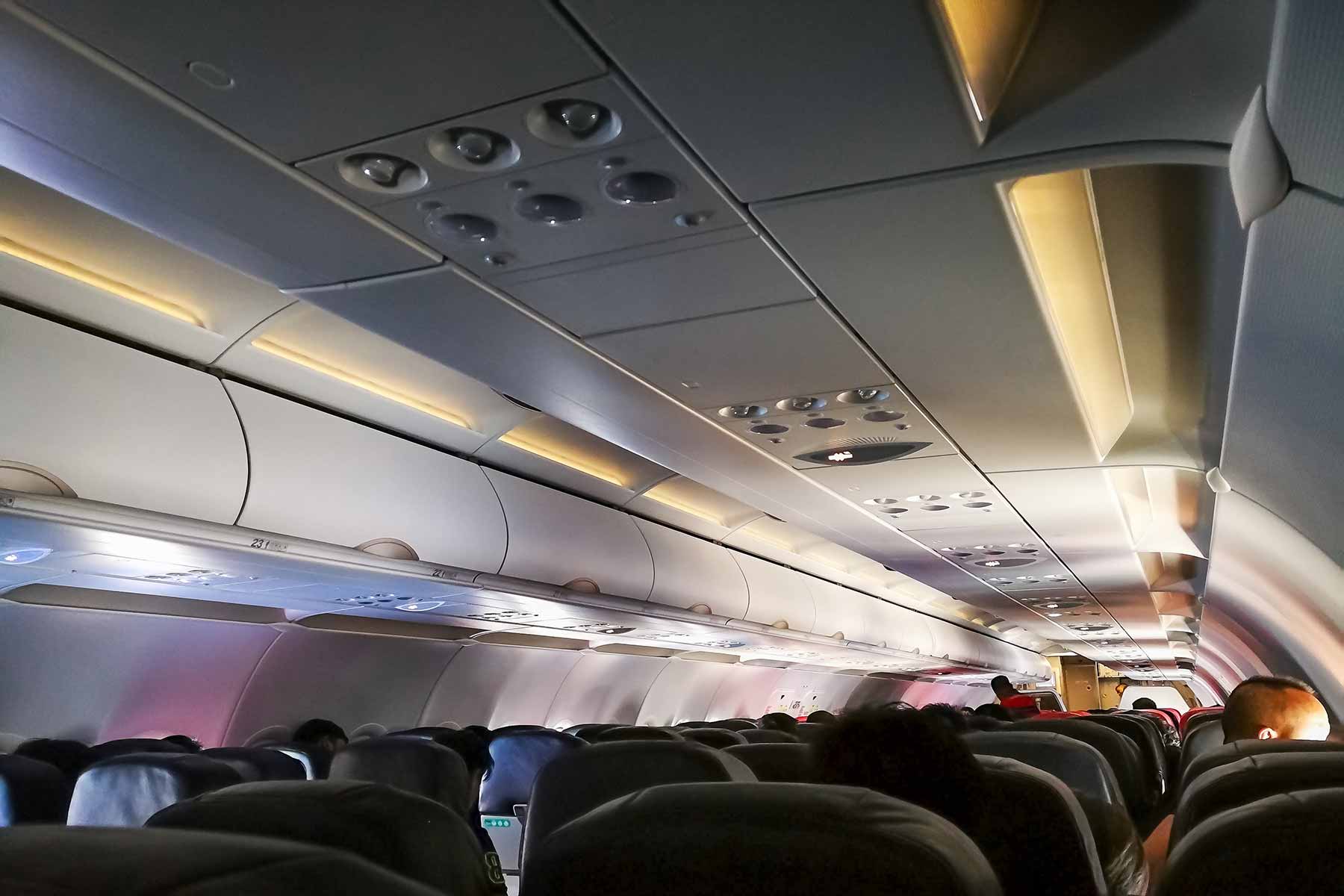 Fliegen mit Kindern: 15 praktische Tipps für eine entspannte Reise